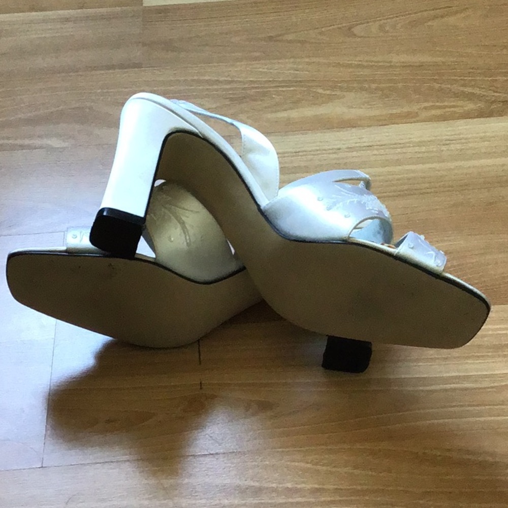 Caparros Sandals - Picture 6 of 7